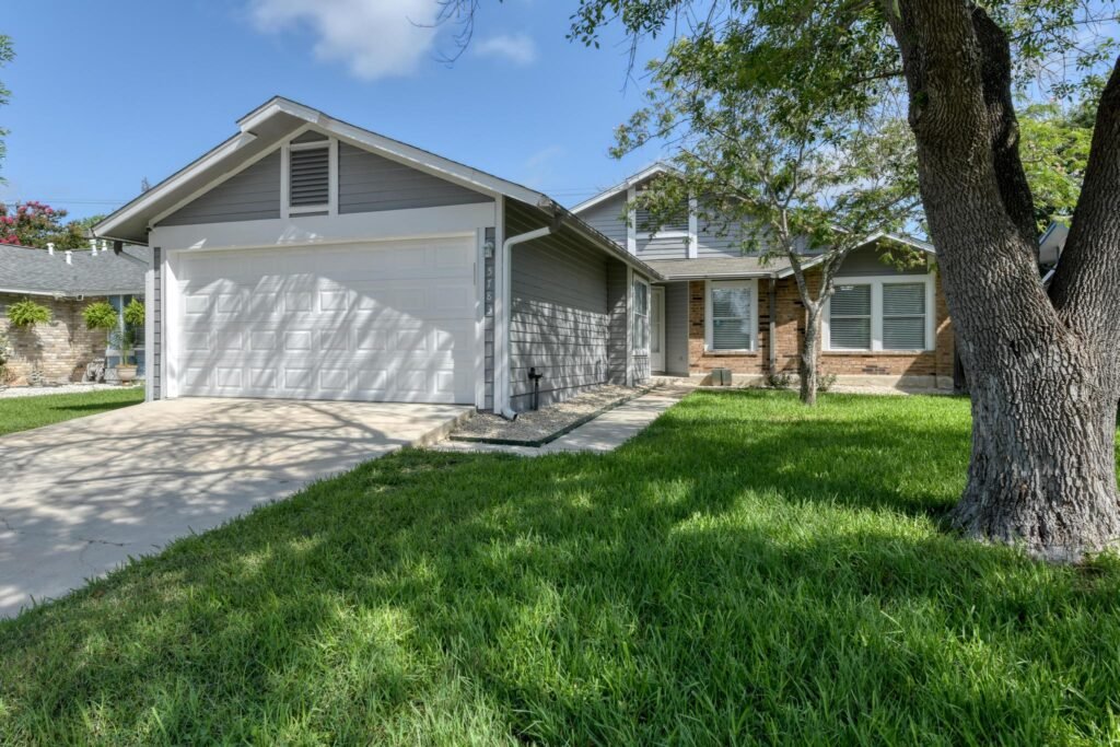 5783LarkdaleDr-1